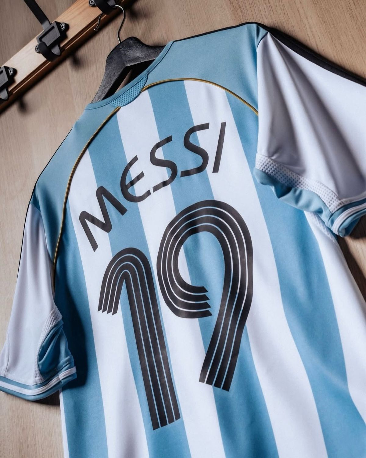 Argentina Retro  2006 Lionel Messi 19