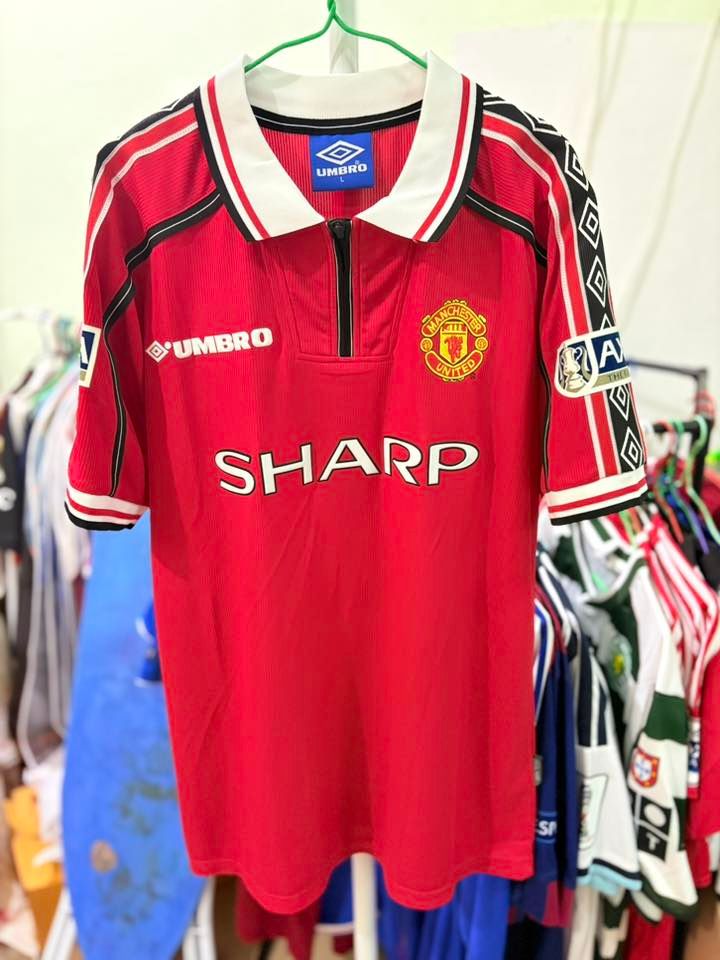 Manchester United 1999 TREBLE   Retro