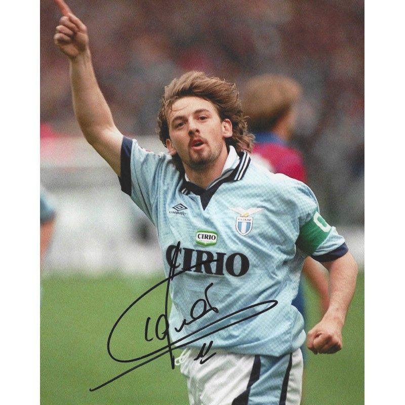 Fotografia autografada de Giuseppe Signori, jogador da Lazio. Fotografia autografada e assinada, tamanho 20x25 cm (8x10 polegadas).  Autenticação: SIGNATURE COLLECTION  Prazo de entrega: 10 a 20 dias.  Após a confirmação do seu pedido, receberá todas