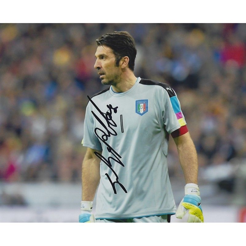 Gianluigi Buffon Italy  Photo Signed Autograph Autographed  Buffon  Photo Autographed Signed Autographed Gianluigi Buffon  Photo Italy