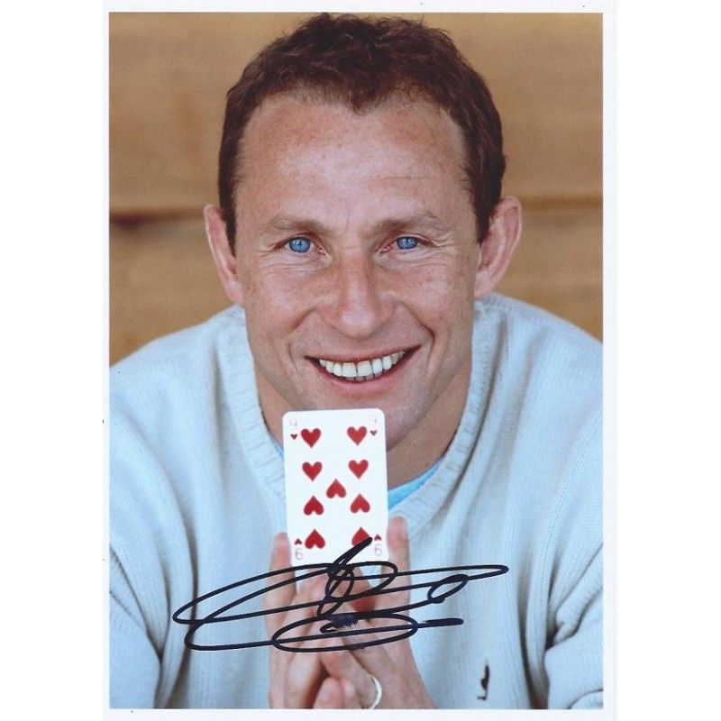 Fotografía autografiada de Jean Pierre Papin, Francia, tamaño 8x10 pulgadas. Autografiada por Pierre Papin.  Autenticación: SIGNATURE COLLECTION  Tiempo de entrega estimado: 10-20 días.  Una vez realizado el pedido, recibirá toda la información detal