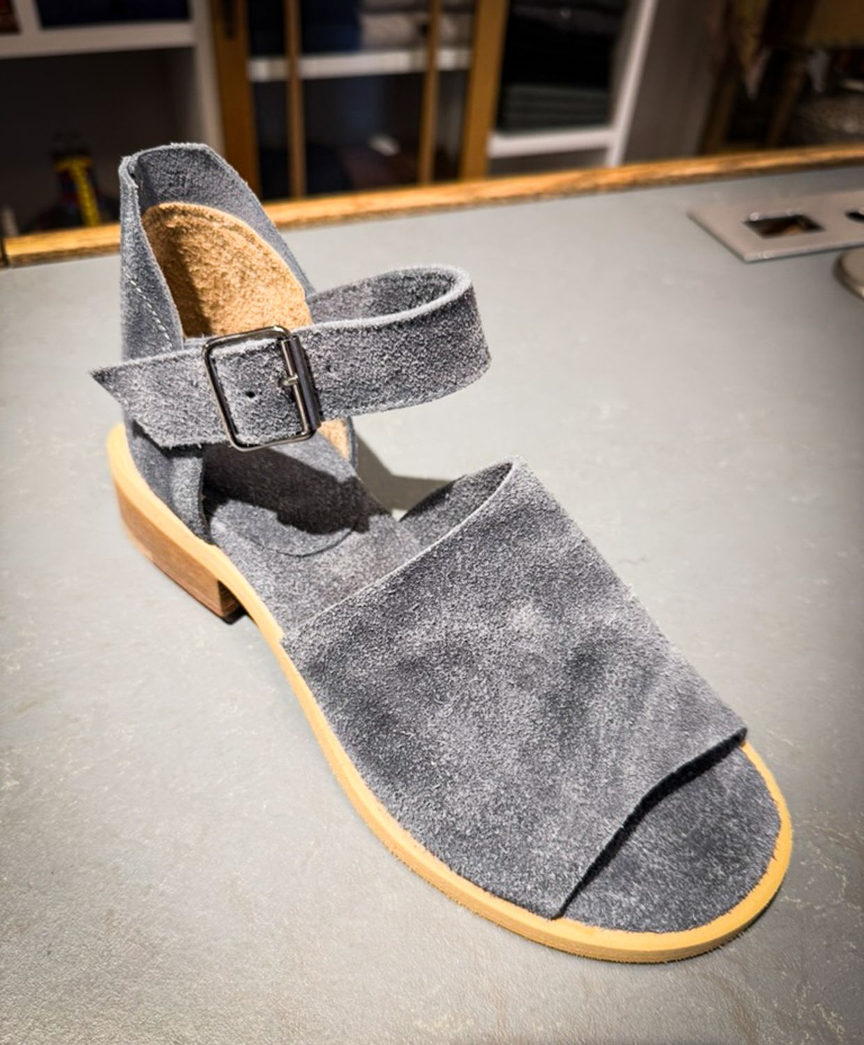 Moma suede Sandaal