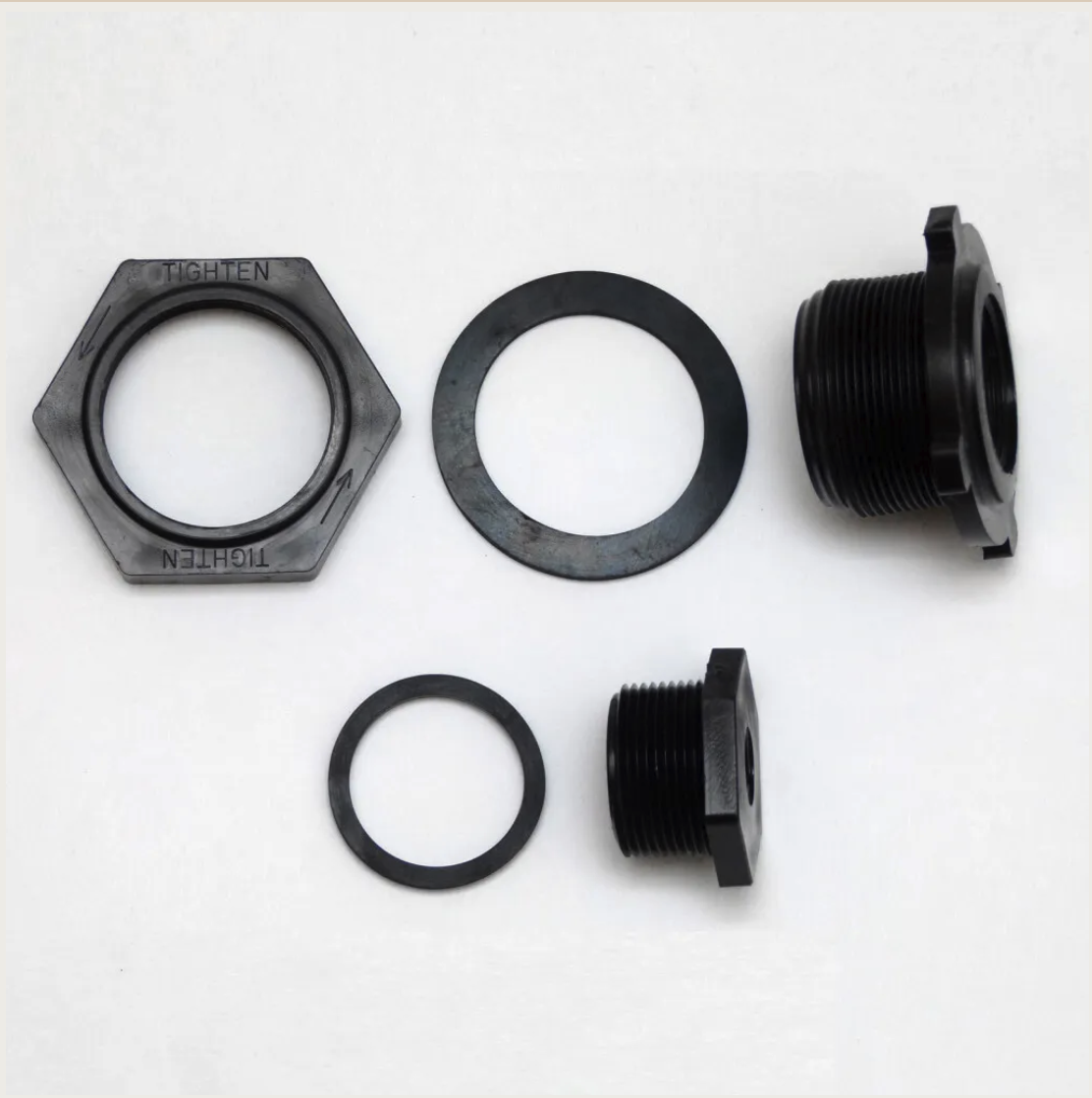 Behlen Country Bulkhead Kit for drain plug on poly stock tanks