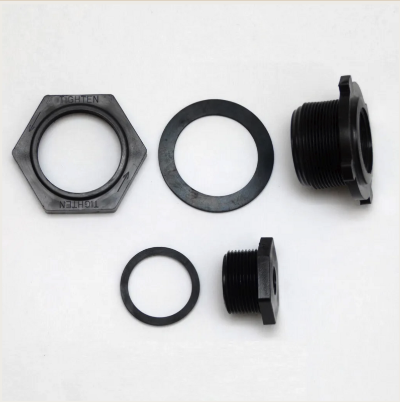 Behlen Country Bulkhead Kit for drain plug on poly stock tanks