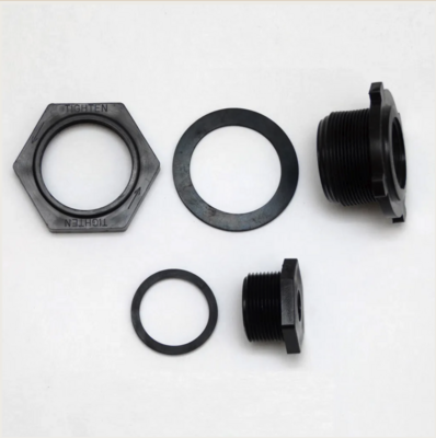 Behlen Country Bulkhead Kit for drain plug on poly stock tanks
