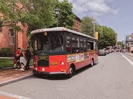 New England Vintage Towns Bus Tour: Salem &amp; Plymouth