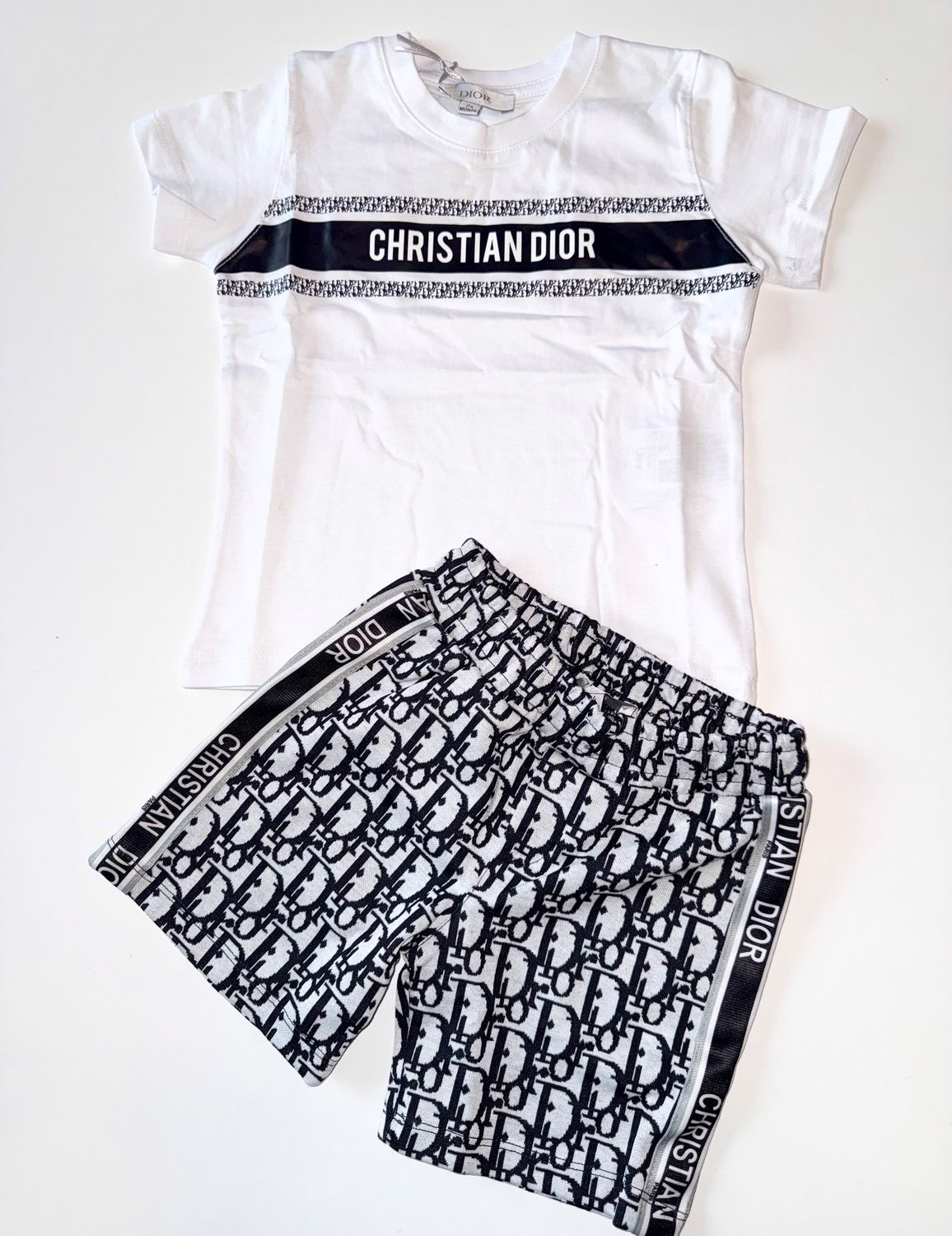 C TODDLER T SHIRT AND SHORTS SET