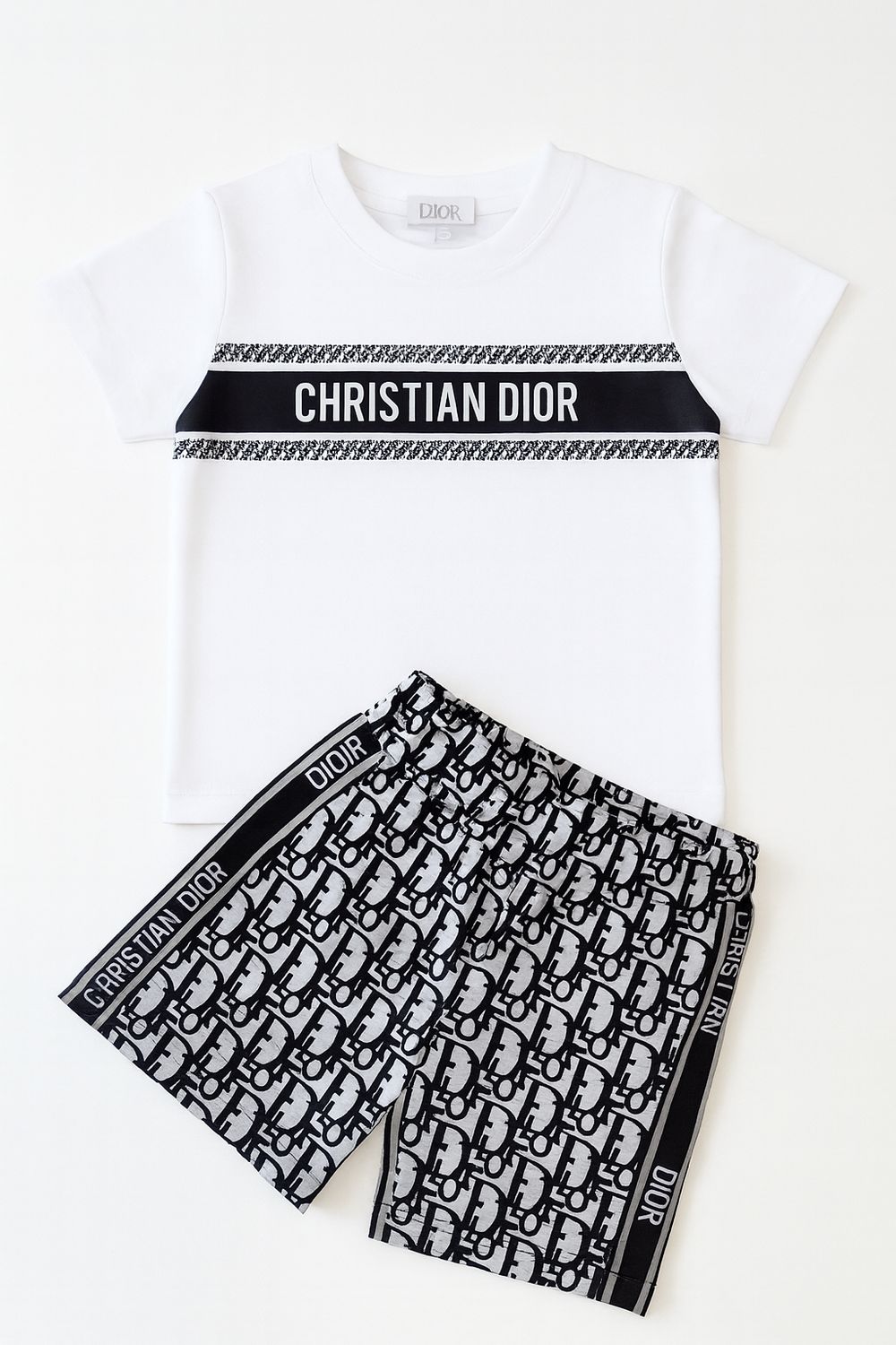 C TODDLER T SHIRT AND SHORTS SET