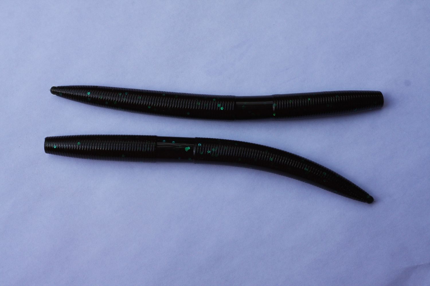 5&quot; Worm, Color: MINT BROWN/GREEN FLAKE, Salt: NO SALT, Scent: NO SCENT