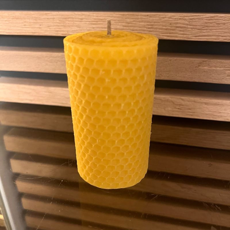 Handgerollte Bienenwachskerze 5x9 cm – 100 % reines Bienenwachs aus deutscher Imkerei ideal für den Adventskranz