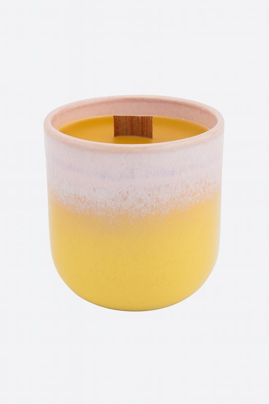 Wabenflamme Knisterkerze – handgegossen aus 100 % Bienenwachs im Gelb Cappuccino Becher 200 ml