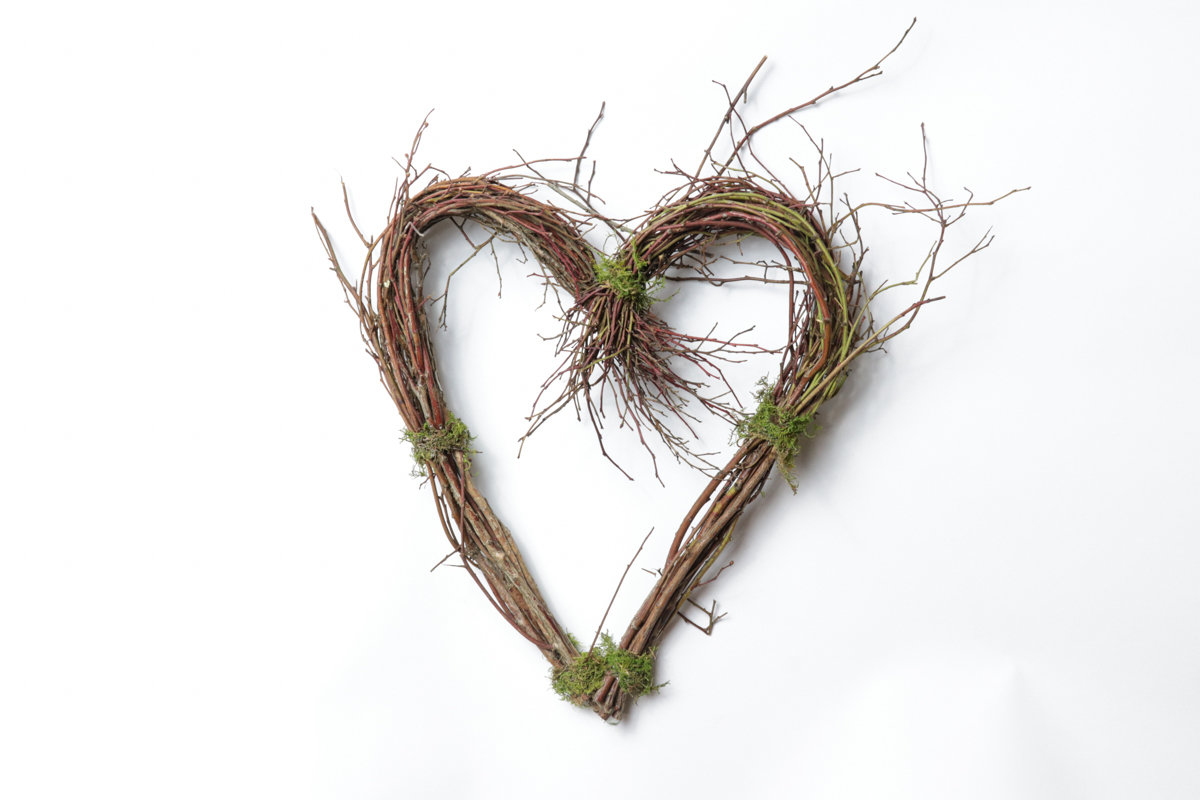 Medium Blueberry Heart Wreath Case of 6