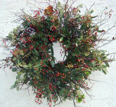 Blueberry/Eucalyptus/Rosehip Wreath 26" - Case of 3