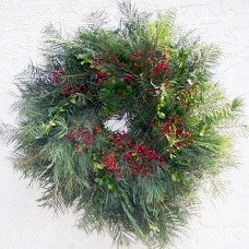 26" #6 Mixed Greens Wreath - Case of 5 (Concolor Fir, White Pine, Juniper, Boxwood, Rosehips)