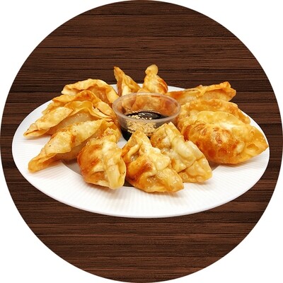 Deep Fried Chicken Gyoza (8pcs) (with gyoza sauce)