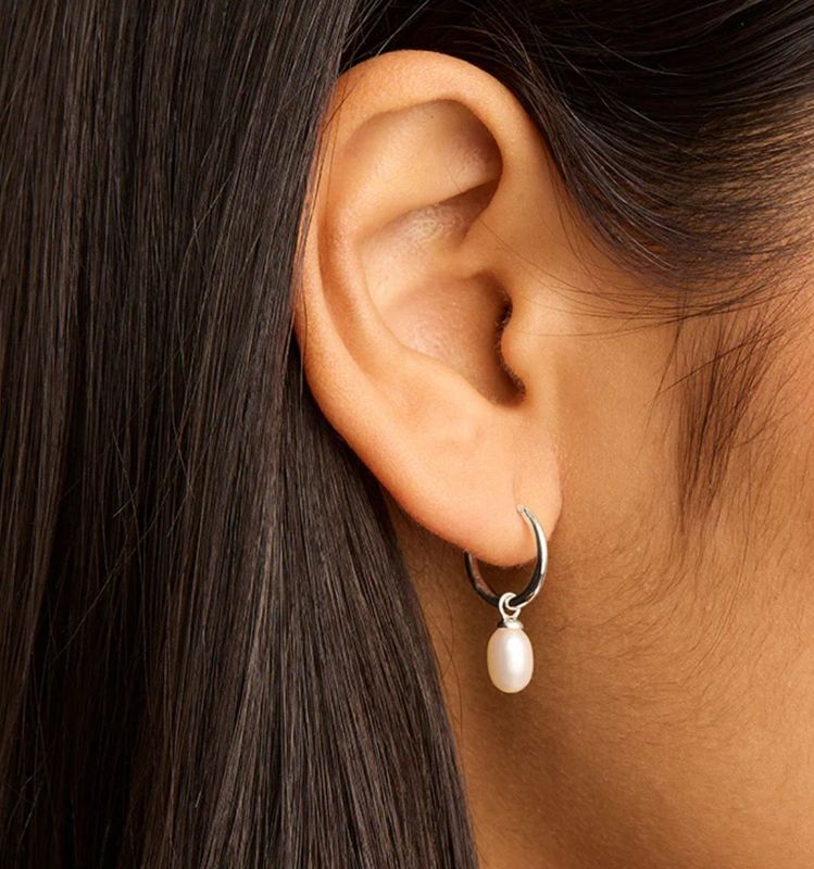 Pearly Drop Huggies (gold)