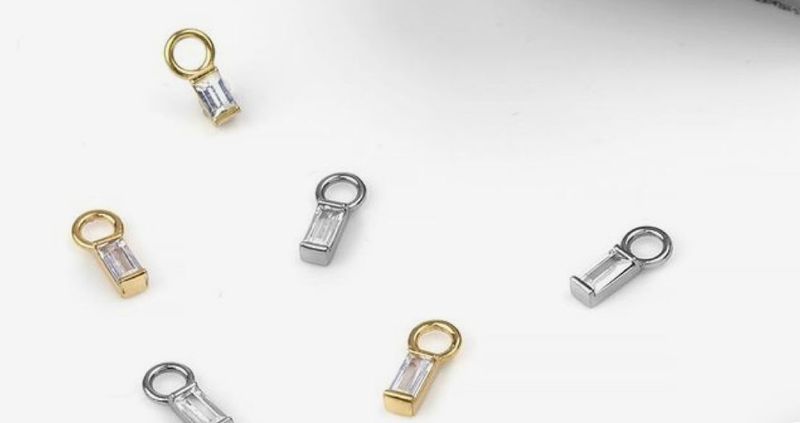 Baguette Drop Charm (gold)