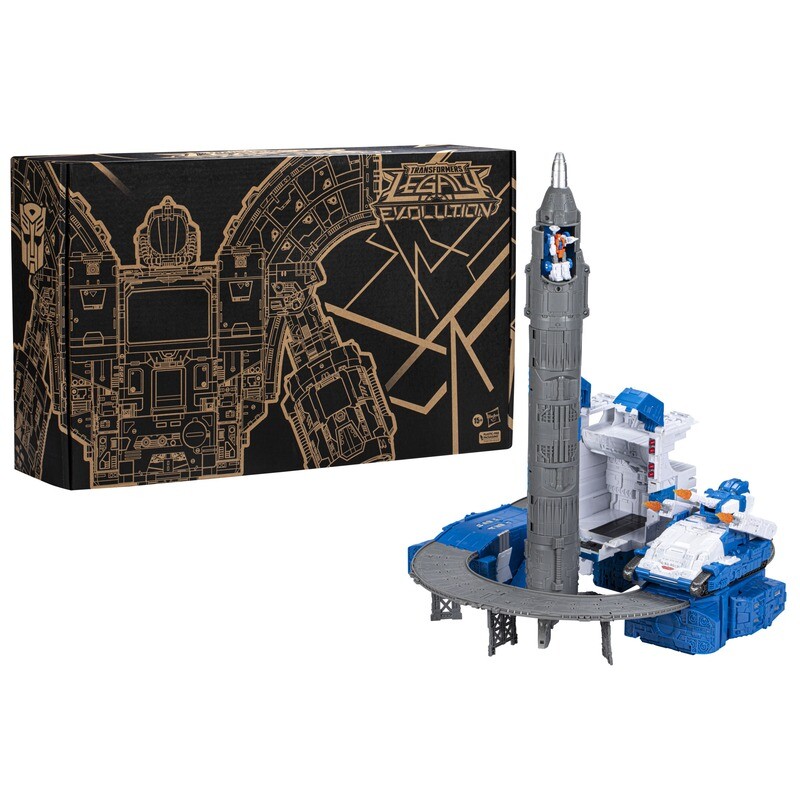 Transformers Generations Selects Titan Class Guardian Robot & Lunar-Tread