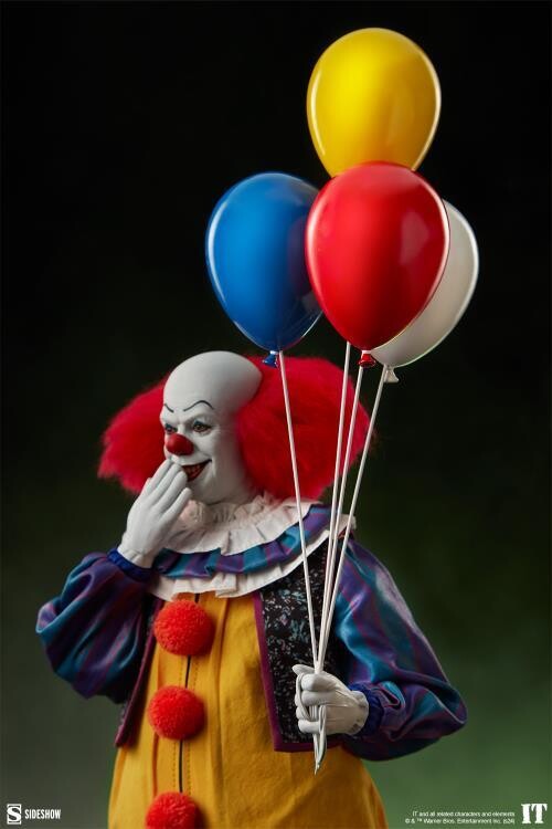 ***PRE ORDER*** Sideshow Collectibles IT (1990) Pennywise 1:6 Scale Figure