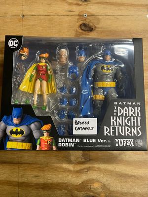 ***BROKEN ROBIN CATAPAULT*** MEDICOM MAFEX No. 139 Batman: The Dark Knight Returns Batman (Blue Ver.) & Robin