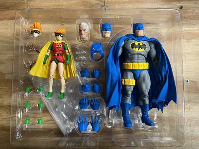 メディコム・トイ MAFEX BATMAN BLUE Ver&ROBIN139 【体格差