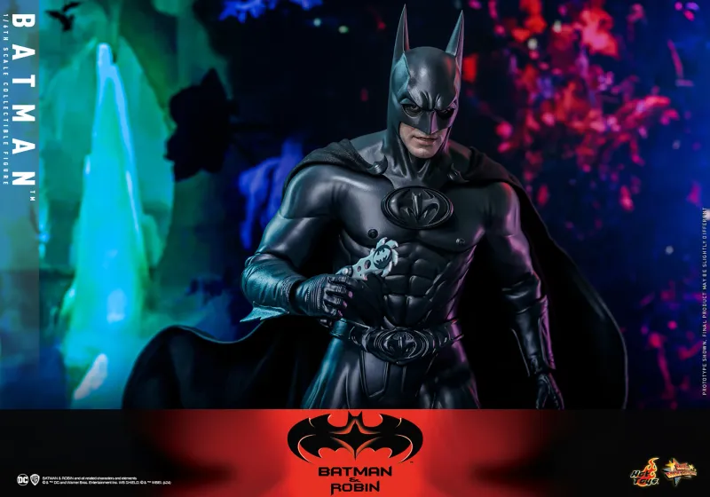 ***PRE ORDER*** Hot Toys Batman and Robin: Batman 1/6 Scale Figure