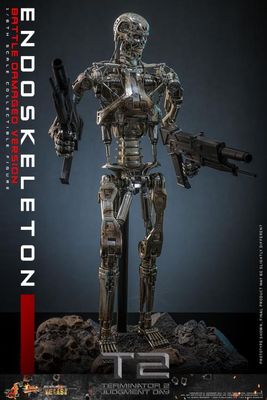 PRE ORDER** Hot Toys Terminator 2 Judgement Day: ENDOSKELETON