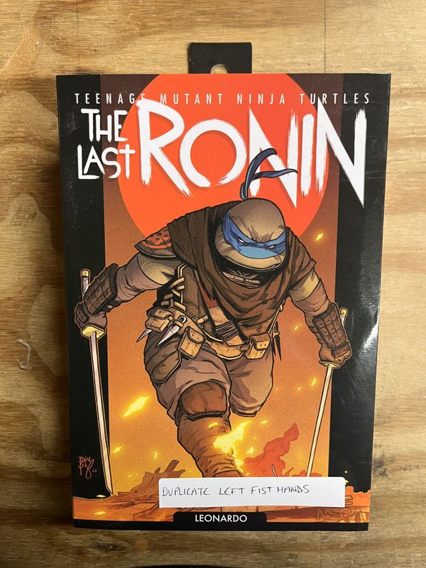 ***DUPLICATE LEFT FIST HANDS*** NECA TMNT Teenage Mutant Ninja Turtles Leonardo (The Last Ronin) ***DUPLICATE LEFT FIST HANDS*** NECA TMNT Teenage Mutant Ninja Turtles Leonardo (The Last Ronin)