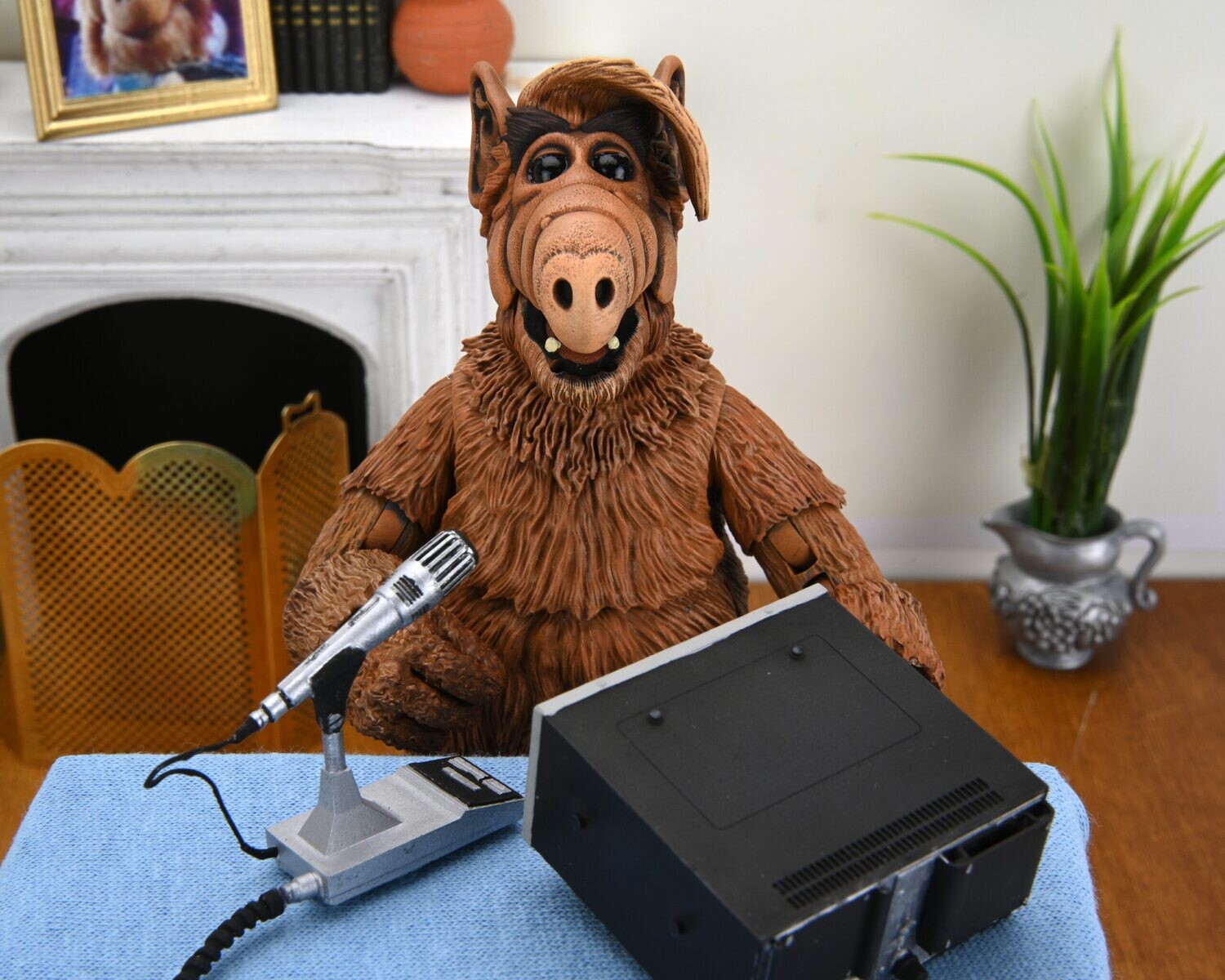 NECA 7 NECA 7" Scale Ultimate ALF (Alien Life Form)