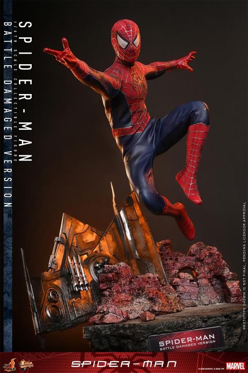 ***PRE ORDER*** Hot Toys Spider-Man (2002) (Battle Damaged Ver) 1/6th Scale Collectible Figure Tobey Maguire