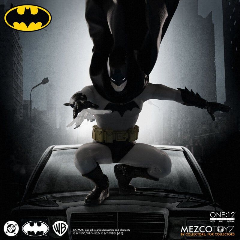 **PRE ORDER** MEZCO ONE:12 COLLECTIVE DC BATMAN: YEAR ONE