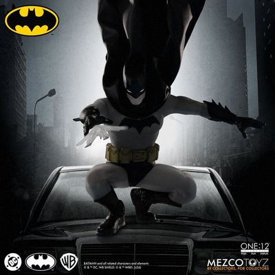 **PRE ORDER** MEZCO ONE:12 COLLECTIVE DC BATMAN: YEAR ONE