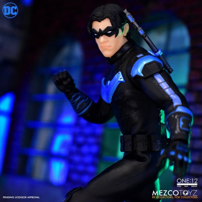 MEZCO ONE:12 COLLECTIVE DC Universe Nightwing