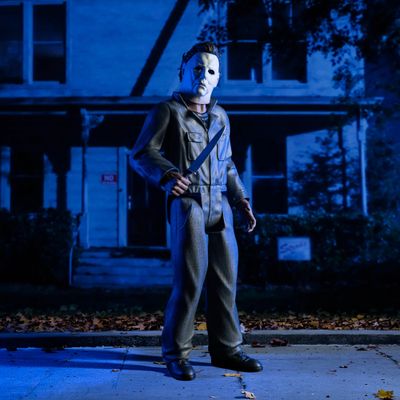 ***PRE ORDER*** TRICK OR TREAT STUDIOS Halloween (1978) Michael Myers Giant Size 12″ Action Figure