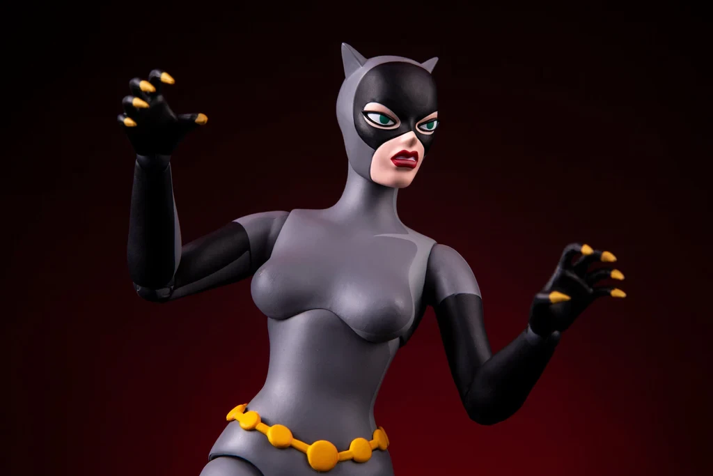 Mondo Batman: The Animated Series Catwoman 1/6 Scale Figure