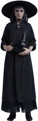 ***PRE ORDER*** Sideshow Collectibles Beetlejuice 1:6 Scale Lydia Deetz Figure
