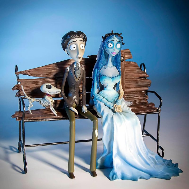 NECA Corpse Bride Victor and Emily 25th Anniversary 1:10 Scale Figure Set NECA Corpse Bride Victor and Emily 25th Anniversary 1:10 Scale Figure Set