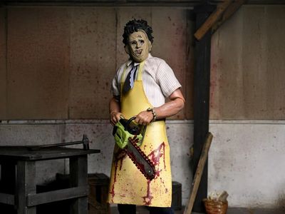 NECA The Texas Chainsaw Massacre Leatherface Clothed Action Figure NECA The Texas Chainsaw Massacre Leatherface Clothed Action Figure