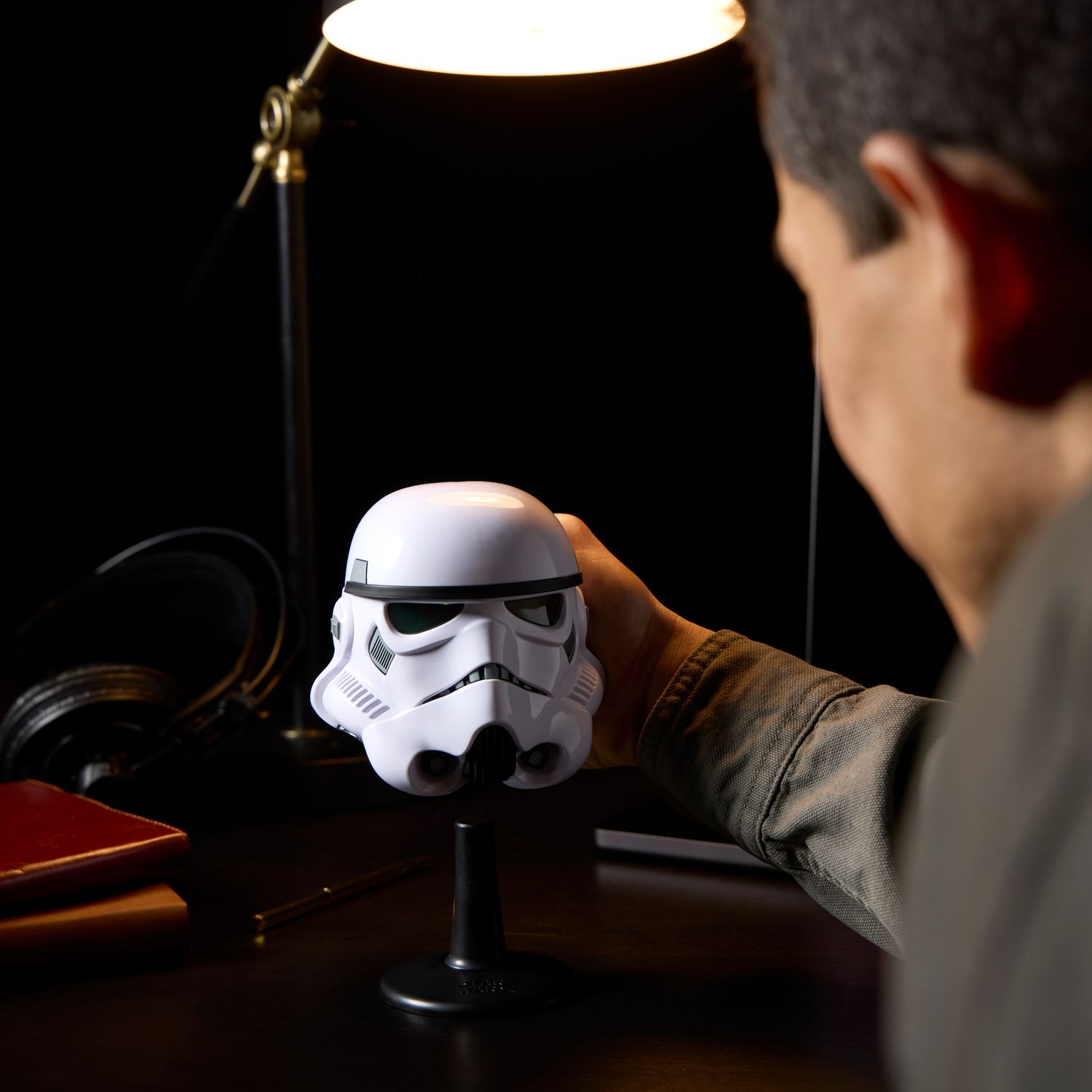 Star Wars The Black Series Stormtrooper Premium Mini Helmet for Display, 6 In. Scale (A New Hope) Star Wars The Black Series Stormtrooper Premium Mini Helmet for Display, 6 In. Scale (A New Hope)