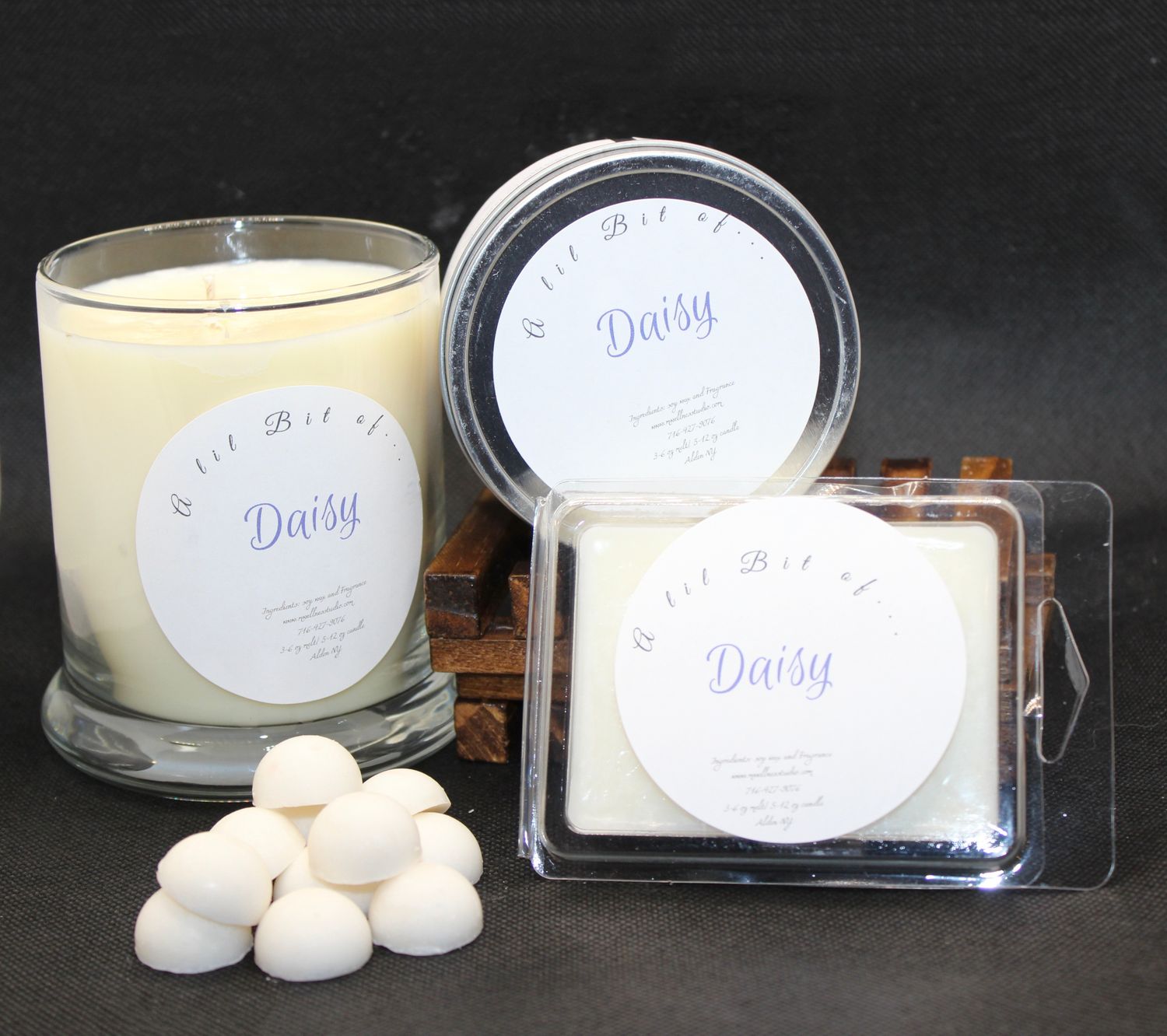 Daisy 8 oz tin candle