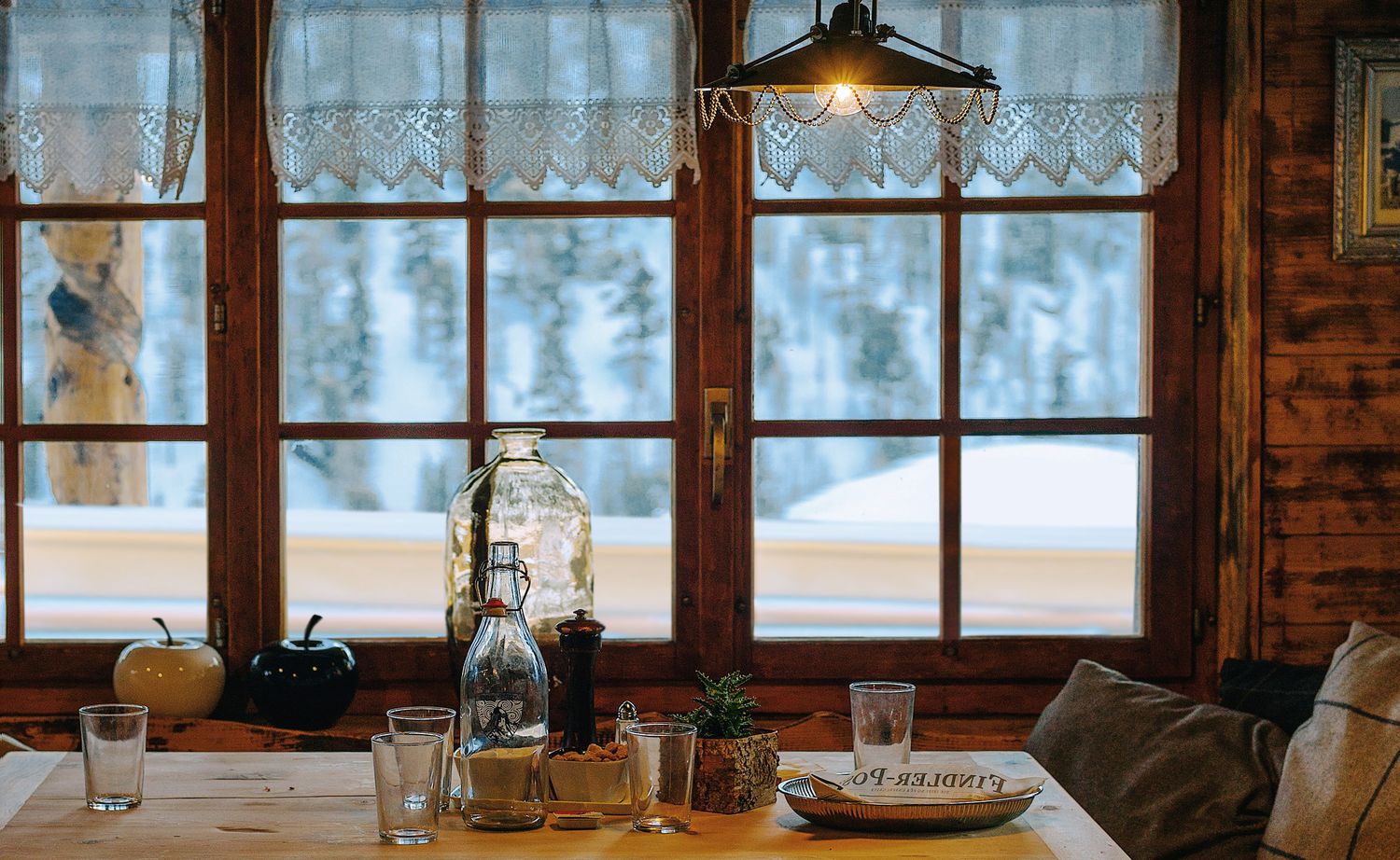 Christmas Cabin 12 oz candle