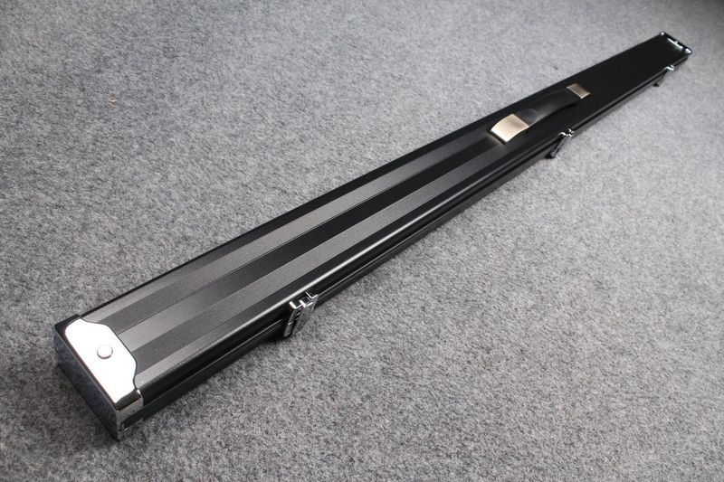 Long 3/4 piece aluminium cue case with Carry Handle and Alloy Ends - Space for 1 cue with extensions Long 3/4 piece aluminium cue case with Carry Handle and Alloy Ends - Space for 1 cue with extensions