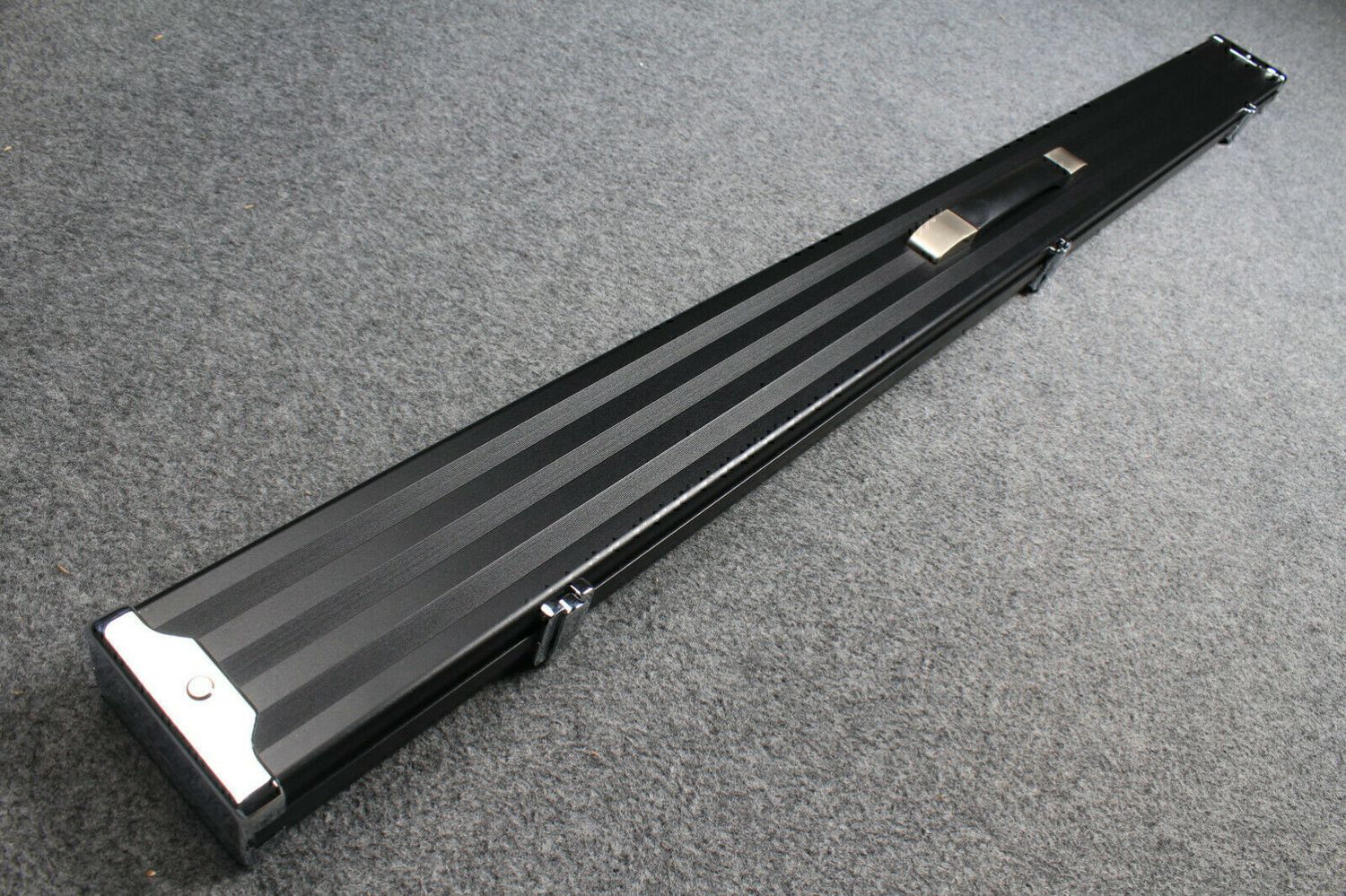 Strong Black Aluminium 3/4 Three Compartment Hard Snooker / Pool Cue Case Strong Black Aluminium 3/4 Three Compartment Hard Snooker / Pool Cue Case