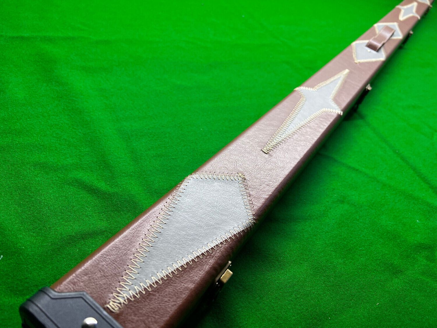 1 Piece Deluxe Design Snooker Cue Case - Space for 2 Cues - Brown and Grey 1 Piece Deluxe Design Snooker Cue Case - Space for 2 Cues - Brown and Grey