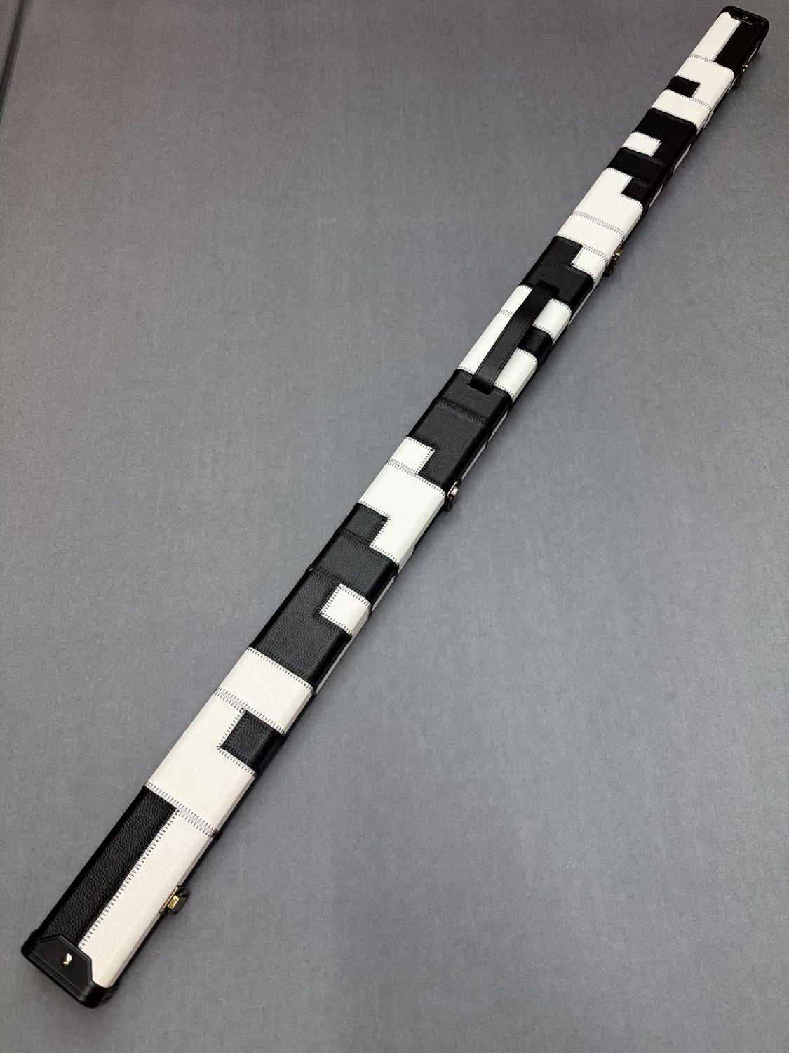 Handmade 1 Piece Snooker Cue Case Tournament Style With 2 Compartments Black and White