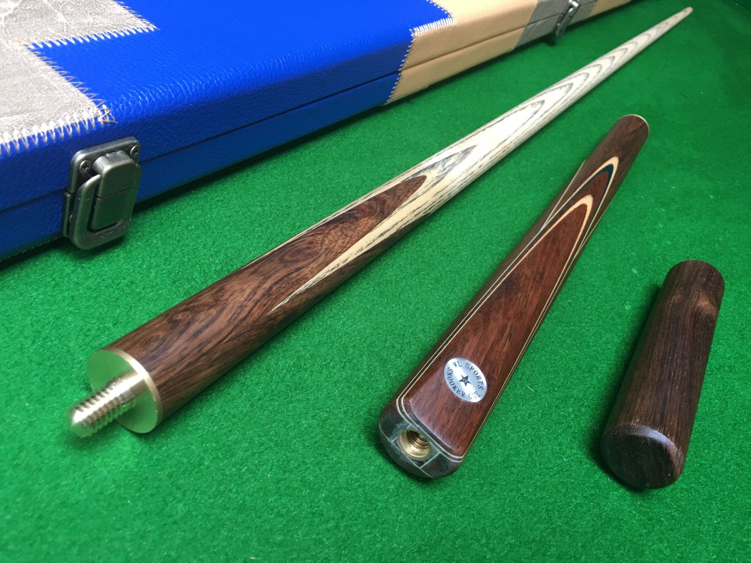 Handmade 3/4 Piece 57 Inch Ash and Rosewood Snooker Cue Set with Case Handmade 3/4 Piece 57 Inch Ash and Rosewood Snooker Cue Set with Case