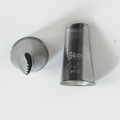 Ateco Curved Petal Pastry Tip #62