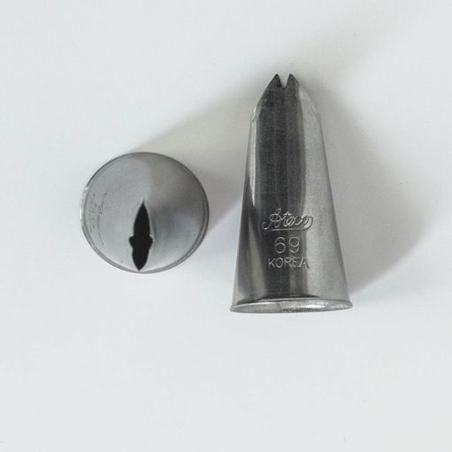 Ateco Leaf Pastry Tip #69