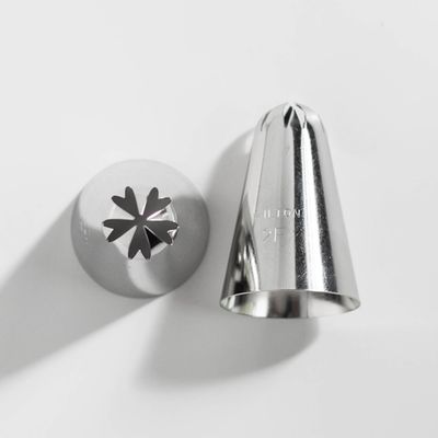 Wilton Drop Flower Pastry Tip #2F
