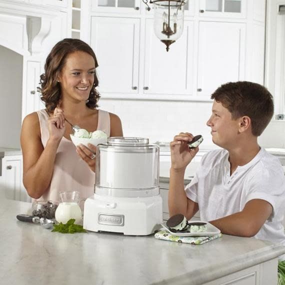 Cuisinart 1.5 quart Ice Cream, Sorbet, &amp; Frozen Yogurt Maker